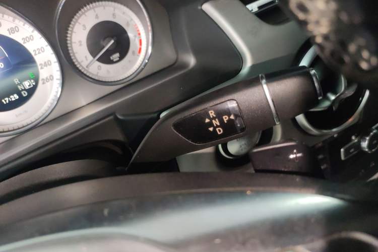 Used Mercedes-Benz GLK-Class 2015 GLK 300 4MATIC Fashion Edition Ultimate Version
