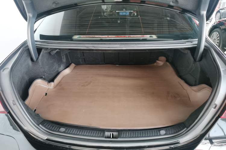 Used Mercedes-Benz E-Class New Energy 2023 E 350 e L Plug-in Hybrid Sedan