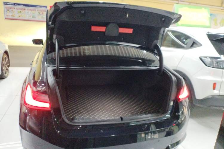 Used BMW i3 2023 eDrive 40 L Midnight Edition