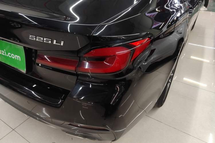 Used BMW 5 Series 2021 525Li M Sport Package Exterior 3