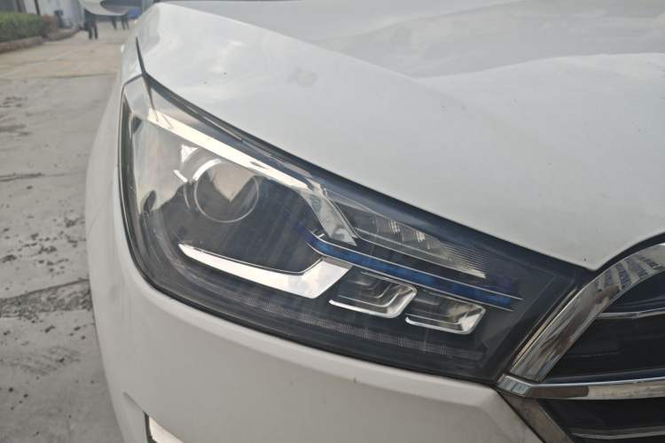 Used Zotye T300 2017 1.5L Manual Luxury Model Right Front Headlight