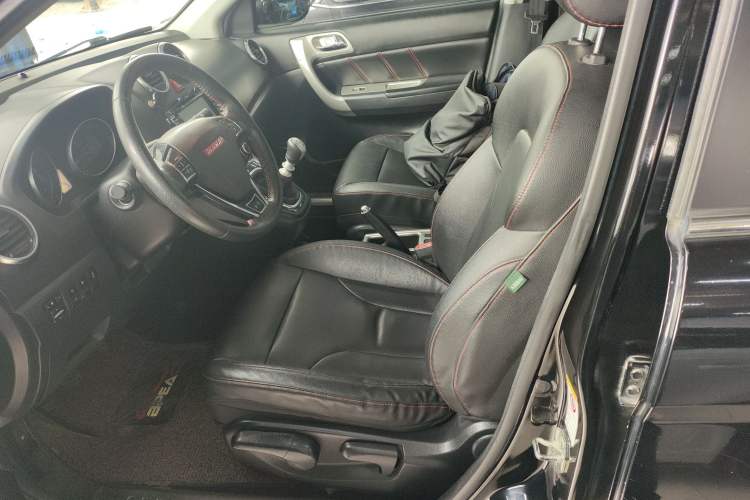 Used Haval H6 2013 Upgraded Model 1.5T Manual Two-Wheel Drive Elite Version Left Front Seat