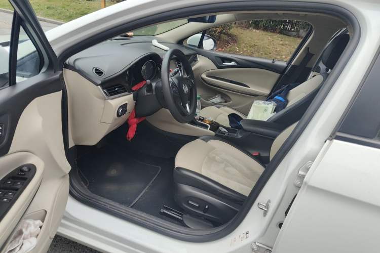 Used Buick Verano 2018 Sedan 15S Automatic Leading Model Driver Seat