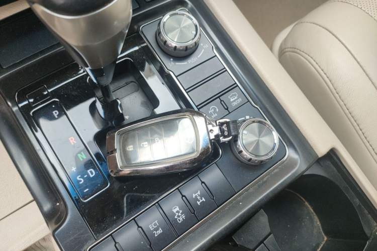 Used Toyota Land Cruiser 