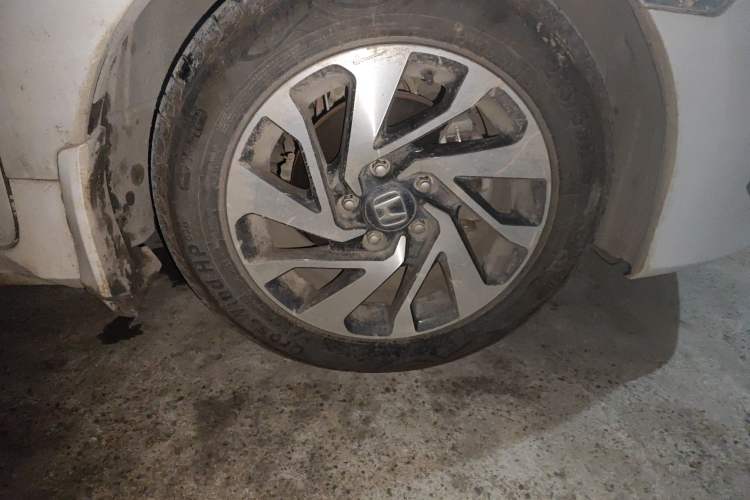 Used Honda Civic 2016 220TURBO CVT Luxury Edition Right Front Wheel Hub