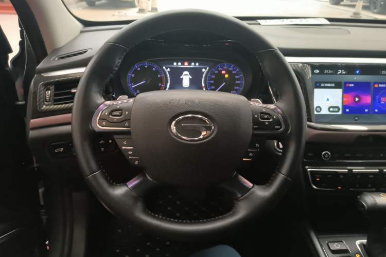Used GAC Trumpchi GS8 2017 320T Two-Wheel Drive Luxury Smart Connectivity Version (7 Seats) Steering Wheel