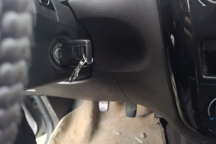 Used Wuling Rongguang V 2016 1.5L Standard Version