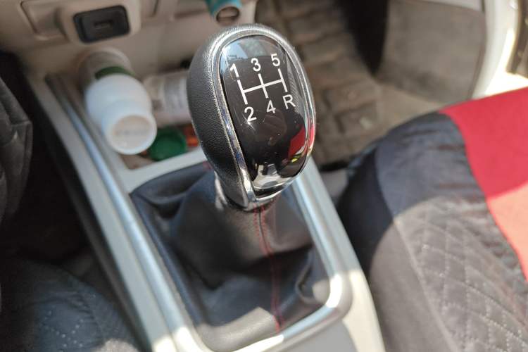 Used Jinbei New Hiace X30L 2018 1.5L Box Truck Wealth Edition DLCG14 Gear Lever