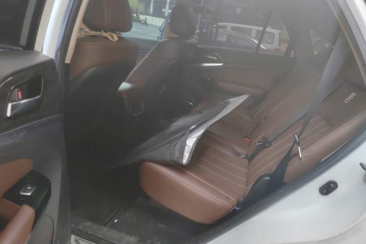 Used BYD Tang New Energy 2017 2.0T All-Wheel Drive Hyatt Model Left Rear Seat