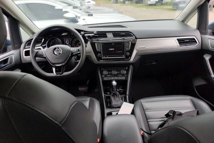 Used Volkswagen Touran 2018 Volkswagen Touran L 280TSI DSG Comfort Edition 7 Seats China V Emission Standard Center Console