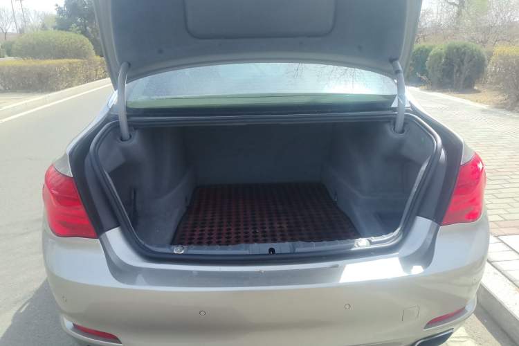 Used BMW 7 Series 2009 740Li Leading Model Trunk