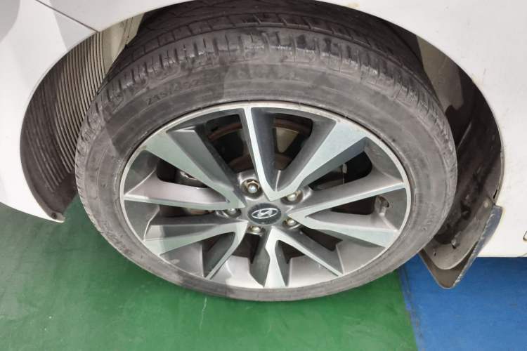 Used Hyundai Elantra (5th Generation / Langdong) 2015 1.6L Automatic Leading Model