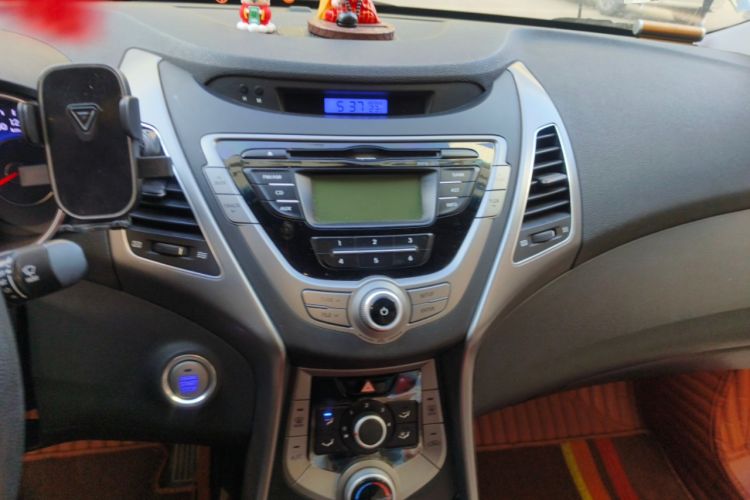 Used Hyundai Elantra (5th Generation / Langdong) 2015 1.6L Manual Leading Model