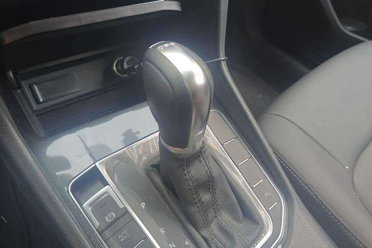 Used Volkswagen Golf Sportsvan 2019 280TSI Automatic Trendy Model China VI Standard Gear Lever