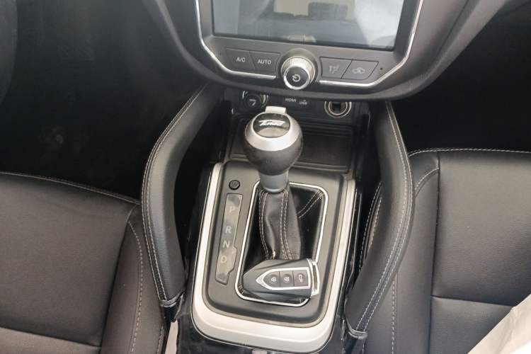 Used Zotye SR7 2016 1.5T CVT Cube Heart Edition China V Standard