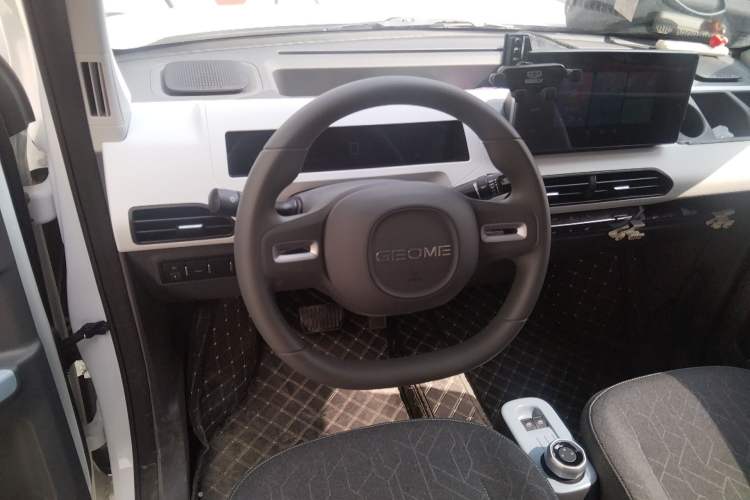 Used Geely Galaxy Panda 2024 Panda Mini 200km Endurance Bear