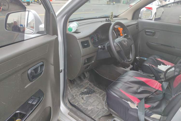 Used Wuling Rongguang V 2018 1.5L Standard Version Driver Seat