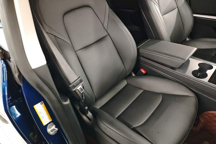 Used Tesla Model Y 2021 Long-Range All-Wheel-Drive Version Right Front Seat