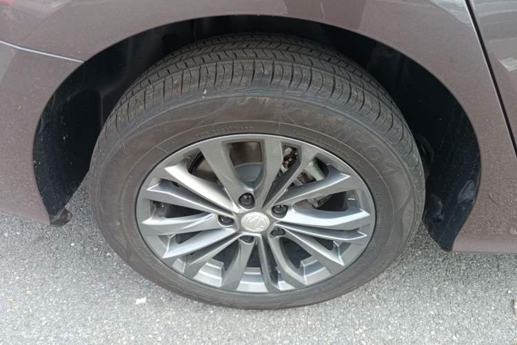 Used MG 5 2025 180 DVVT Global Luxury Edition Right Rear Wheel Hub