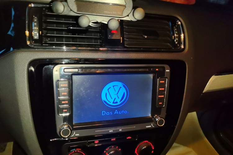 Used Volkswagen Sagitar 2015 230TSI Manual Comfort Version