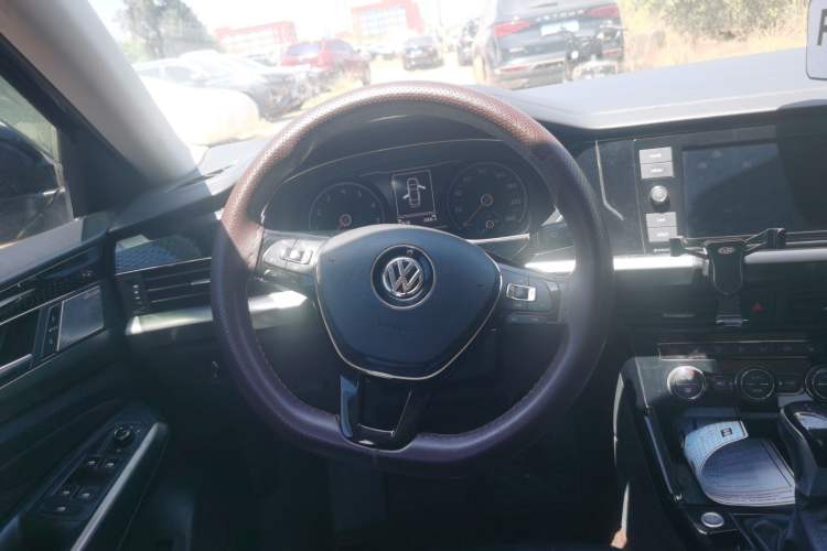 Used Volkswagen Passat 2019 280TSI Elite Edition China V Standard Steering Wheel