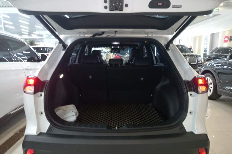 Used Toyota Corolla Cross 2026 Model 2.0L Elite Edition
