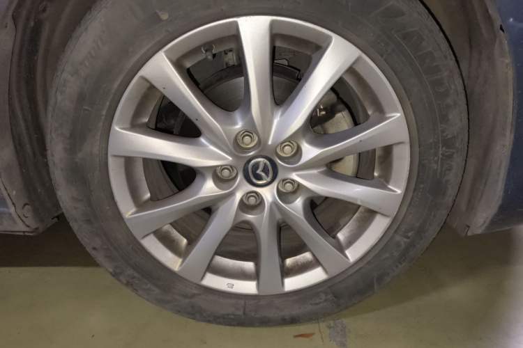 Used Mazda Atenza 2017 2.0L Blue Sky Luxury Edition
