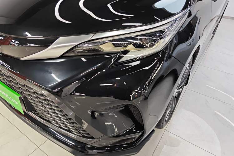 Used Toyota Granvia 2024 2.5L Hybrid Prestige ULTRA Edition
