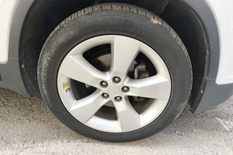 Used Chevrolet Trax 2014 1.4T Automatic Two-Wheel Drive Comfort Version Right Front Wheel Hub