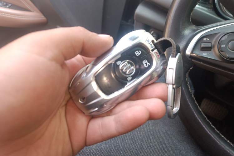 Used Buick Regal 2019 20T Elite Version China VI Standard Vehicle Key