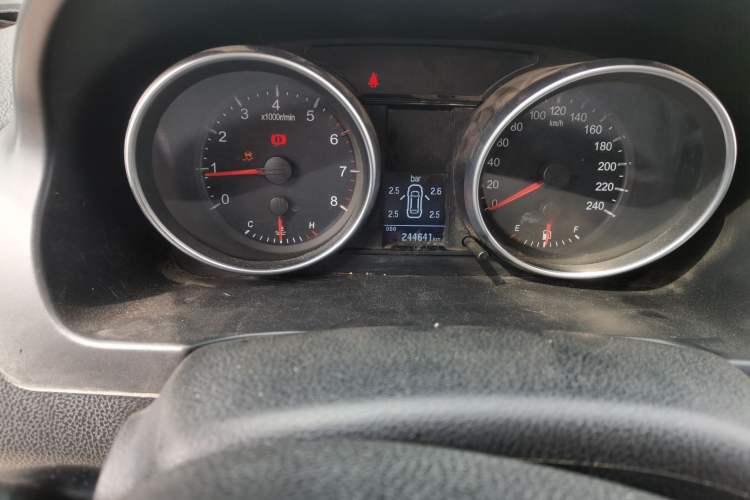 Used Haval H6 2013 Upgraded Model 1.5T Manual Two-Wheel Drive Elite Version Odometer Close Up