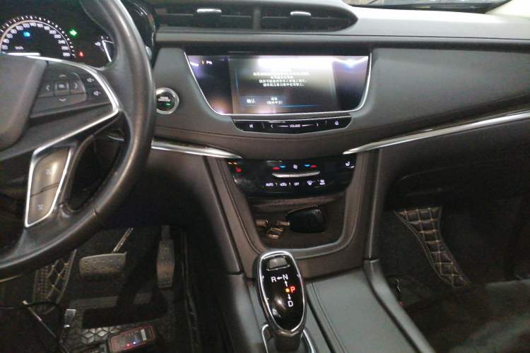 Used Cadillac XT5 2017 Anniversary Edition 28T Four-Wheel Drive Luxury Model