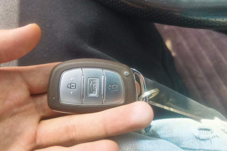 Used Hyundai Elantra (5th Generation / Langdong) 2016 1.6L Manual Luxury Model Vehicle Key