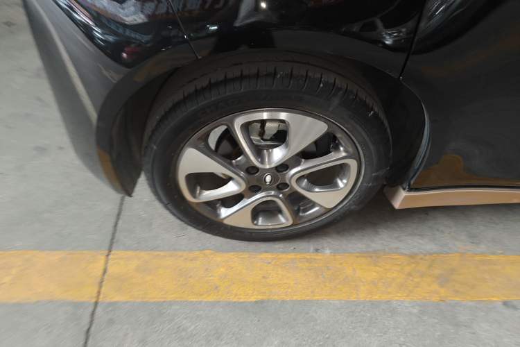 Used ORA White Cat 2022 Xiaoyue Mao Edition 360 km Luxury Model Lithium NMC
