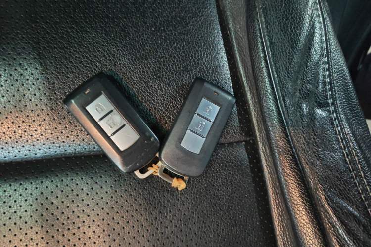 Used Mitsubishi Outlander 2017 2.0L Two-Wheel Drive Glory Edition 5 Seats