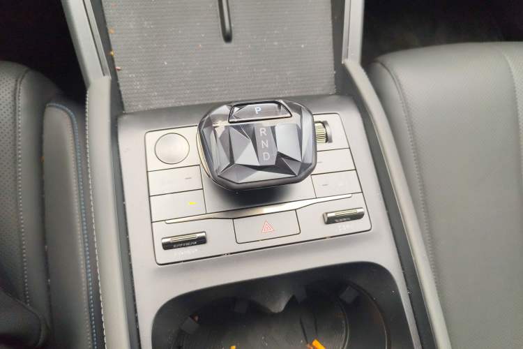 Used BYD Qin L 2024 DM-i 80KM Leading Model Gear Lever