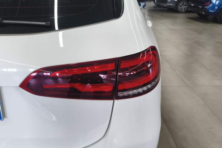 Used Mercedes-Benz B-Class 2021 B 200 Fashion Model Exterior 3