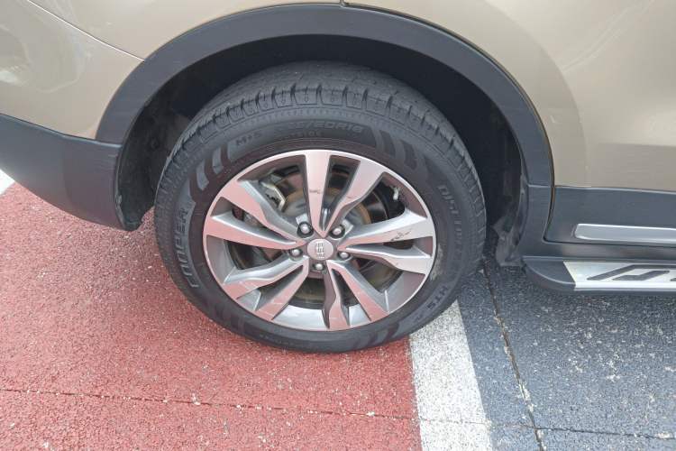 Used Geely Auto Emgrand X7 Sport 2016 1.8TD Automatic ZhiZun Version
