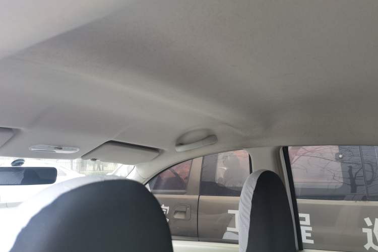 Used Venucia R30 2014 1.2L Manual Comfort Edition