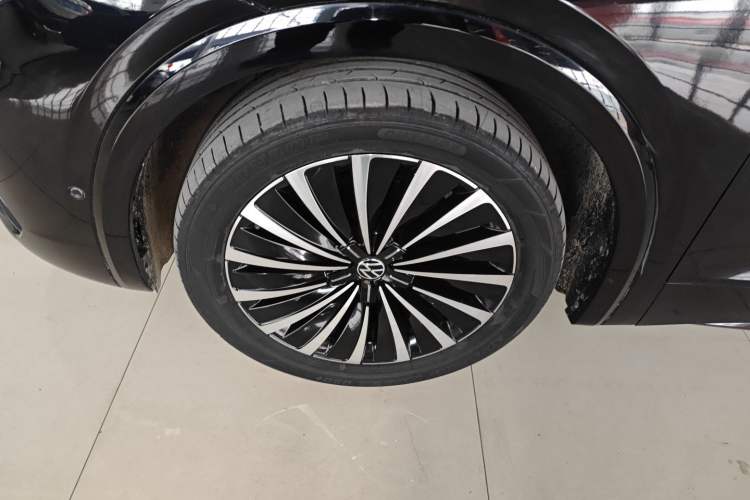 Used Volkswagen Viloran 2023 380TSI Prestige Edition Left Front Wheel Hub