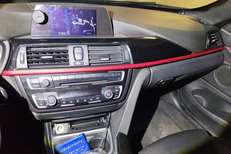 Used BMW 4 Series 2014 420i Convertible Sports Design Package Audio And AC Panel