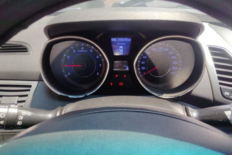 Used Hyundai Elantra (5th Generation / Langdong) 2015 1.6L Manual Leading Model
