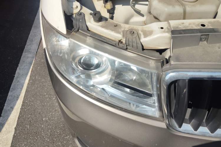 Used Jinbei Hiace X30 2021 1.5L Wealthy Van China VI Standard SWC15M
