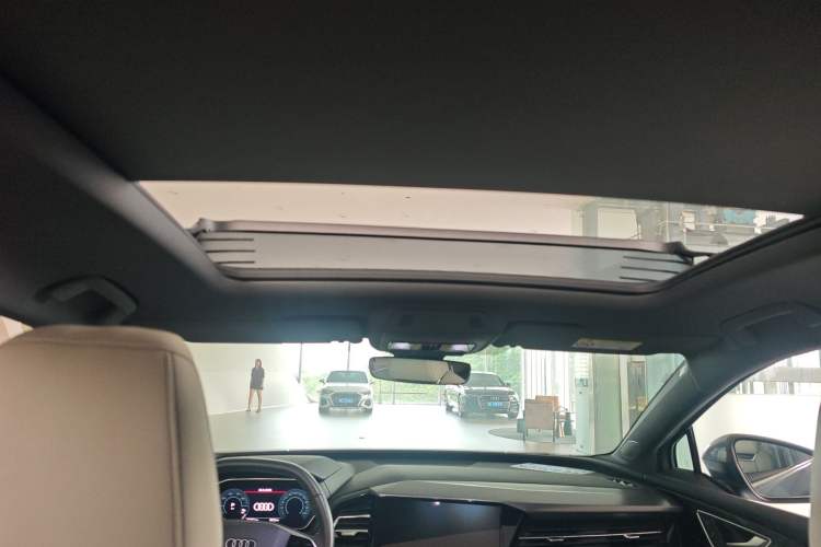 Used Audi Q4 e-tron 2023 50 e-tron quattro Visionary Edition Headliner