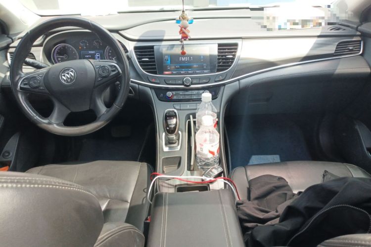 Used Buick LaCrosse 2018 20T Elite Edition Center Console