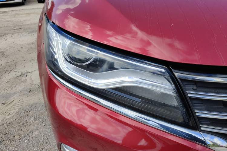 Used Roewe RX5 2016 30T Two-Wheel Drive Automatic Internet Smart Edition
