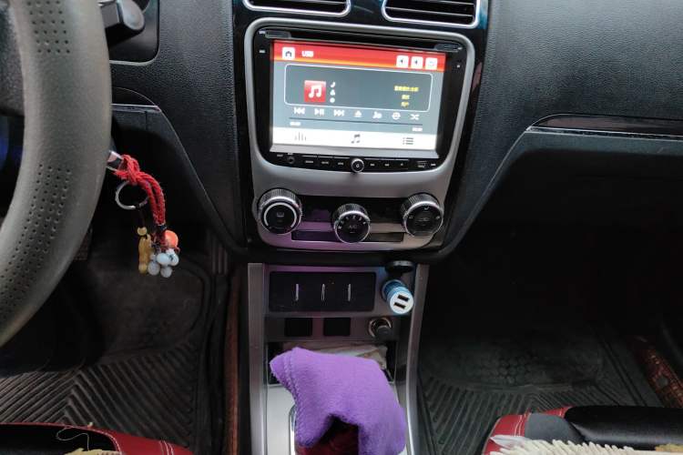 Used Geely Auto Classic Emgrand 2013 Hatchback 1.5L Manual Entry-Level Model