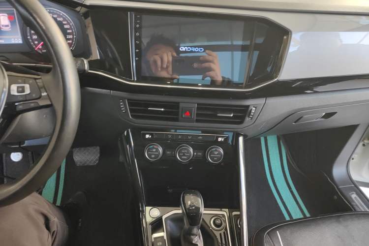 Used Volkswagen Tayron 2019 330TSI Two-Wheel-Drive Luxury Version China V Emission Standard