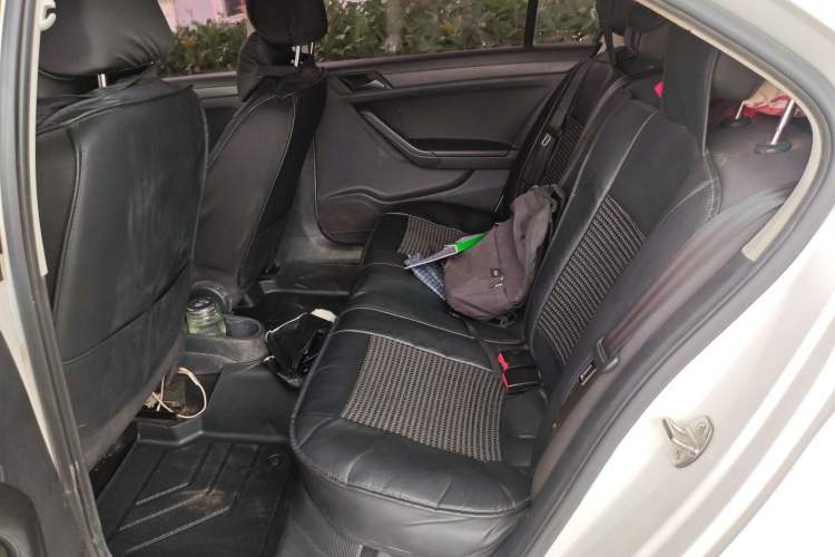 Used Volkswagen Jetta 2015 Value Edition 1.6L Automatic Fashion Version Left Rear Seat