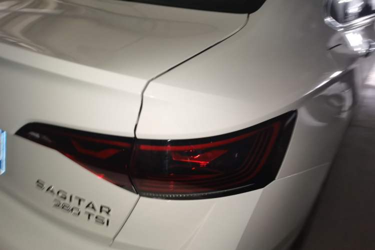 Used Volkswagen Sagitar 2023 280TSI DSG Excellence Edition Right Rear Taillight